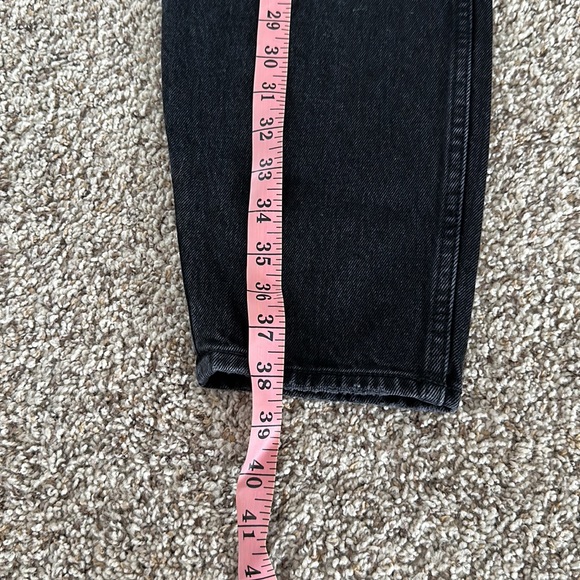 A&F 80’s Mom Jean - Picture 9 of 11